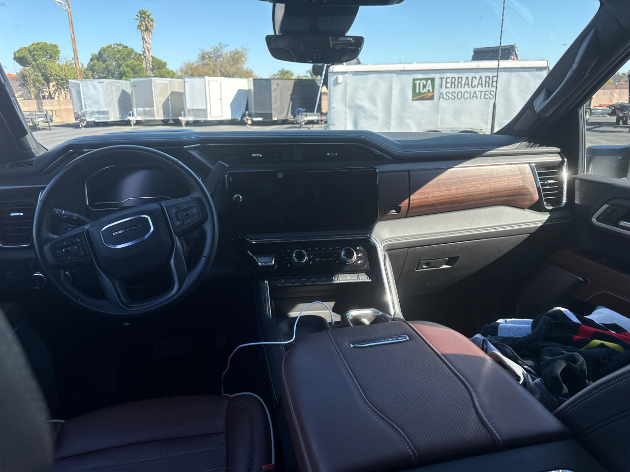 GMC Sierra 2500HD Denali Ultimate Crew Cab 4WD 2025 GMC Sierra 2500HD Denali Ultimate Crew Cab 4WD 2025