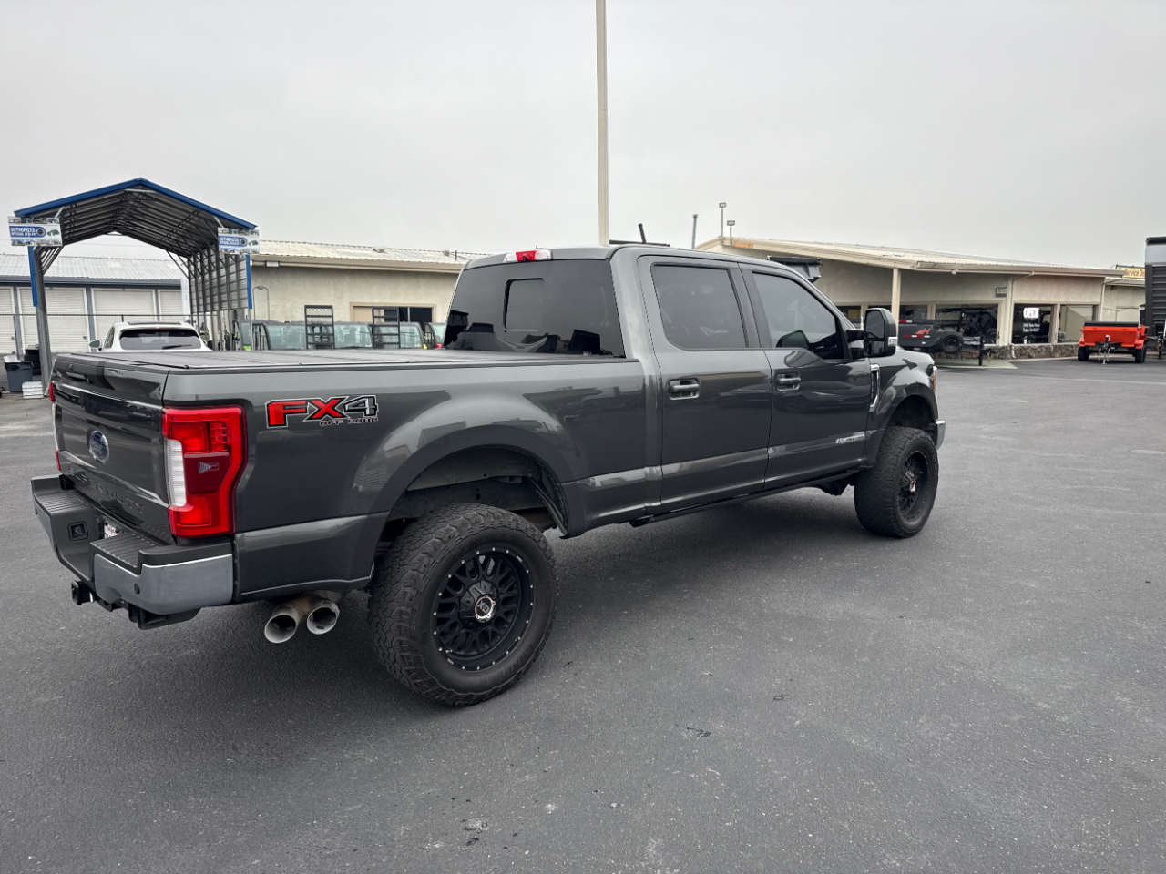 Ford F-250 SD Lariat Crew Cab 4WD 2017
