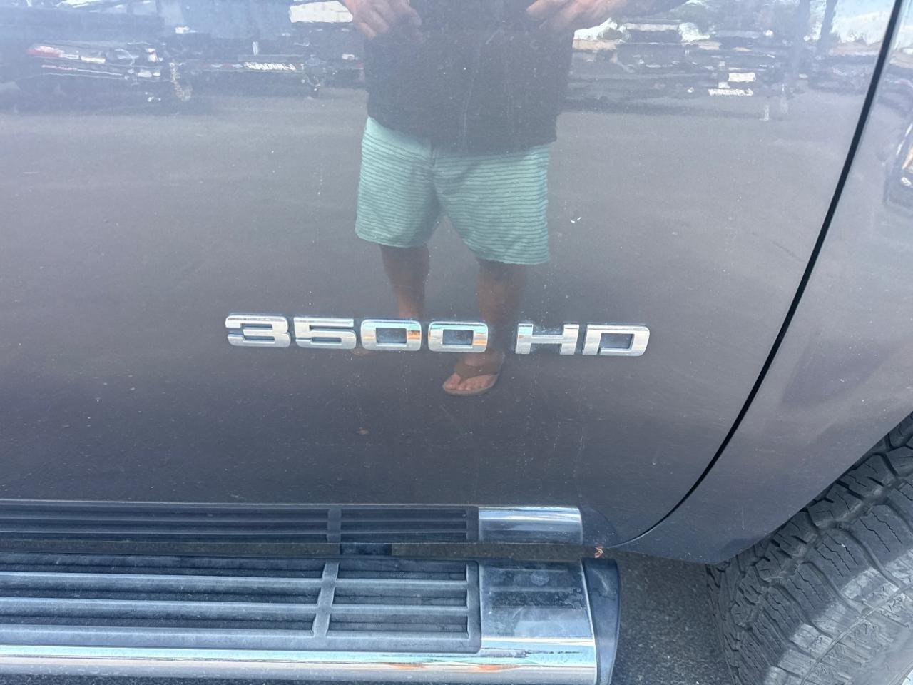 GMC Sierra 3500HD SLT Crew Cab 4WD 2011