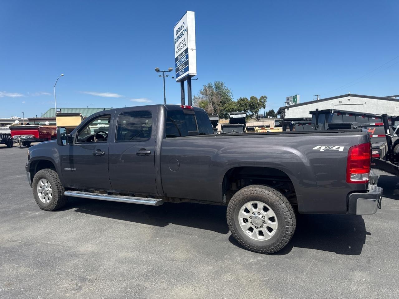 GMC Sierra 3500HD SLT Crew Cab 4WD 2011
