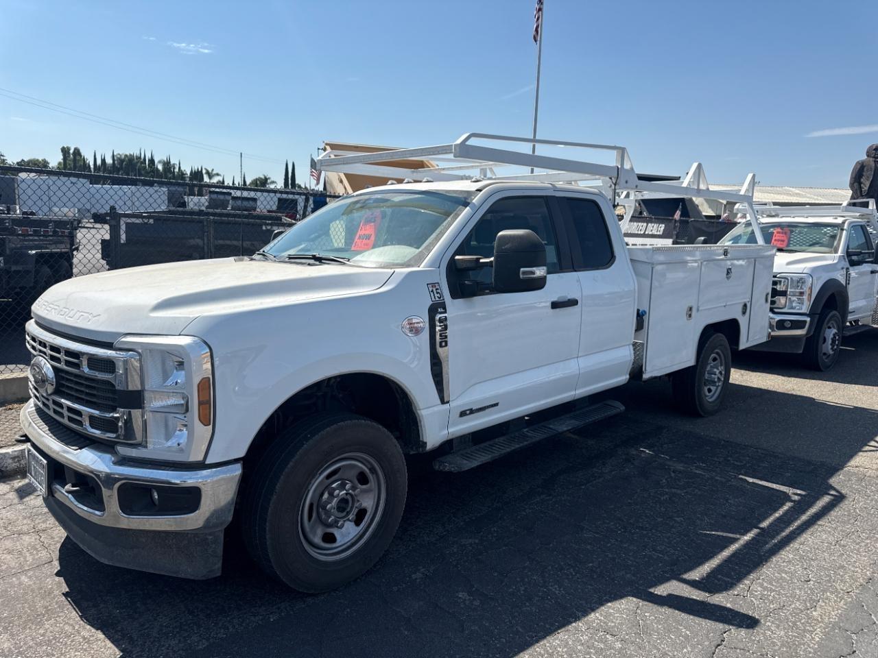 Ford F-350 SD XL SuperCab 4WD 2025