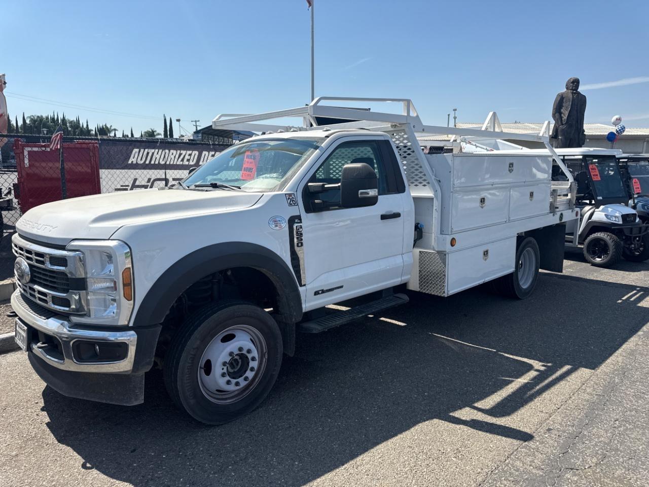 Ford F-550 Regular Cab DRW 4WD 2024