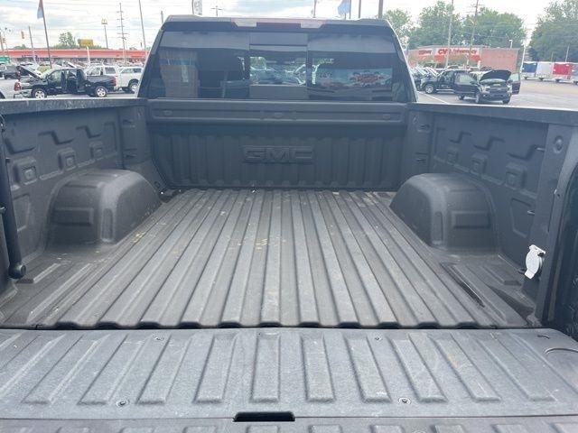 GMC Sierra 1500 Limited 4WD Crew Cab 147" SLT 2022