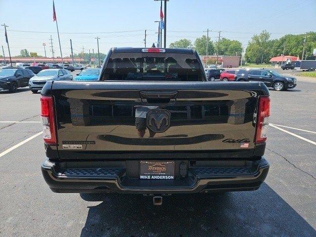 RAM 1500 Big Horn 4x4 Crew Cab 5'7" Box 2022