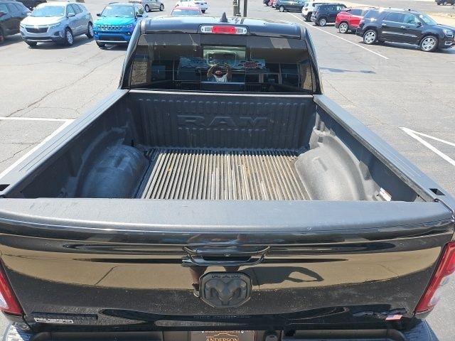 RAM 1500 Big Horn 4x4 Crew Cab 5'7" Box 2022