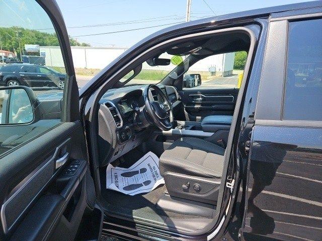 RAM 1500 Big Horn 4x4 Crew Cab 5'7" Box 2022