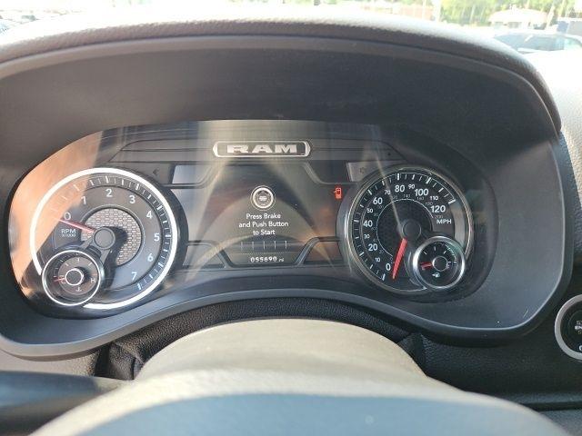 RAM 1500 Big Horn 4x4 Crew Cab 5'7" Box 2022