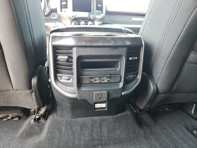 RAM 1500 Big Horn 4x4 Crew Cab 5'7" Box 2022