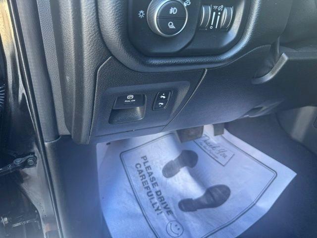 RAM 1500 Sport 4x4 Crew Cab 5'7" Box 2019