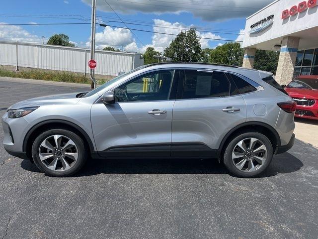 Ford Escape Platinum AWD 2023