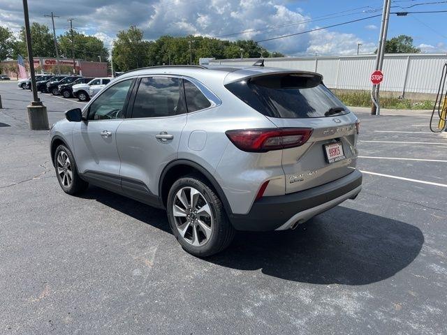 Ford Escape Platinum AWD 2023