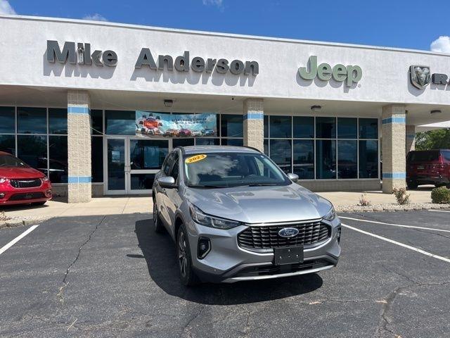Ford Escape Platinum AWD 2023