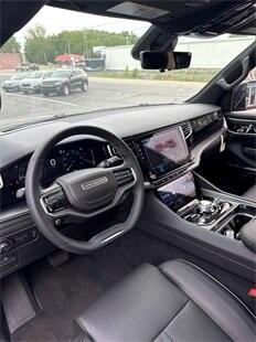 Jeep Grand Wagoneer Series II Obsidian 4x4 2024 Jeep Grand Wagoneer Series II Obsidian 4x4 2024