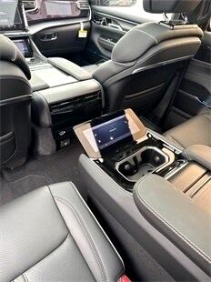 Jeep Grand Wagoneer Series II Obsidian 4x4 2024 Jeep Grand Wagoneer Series II Obsidian 4x4 2024