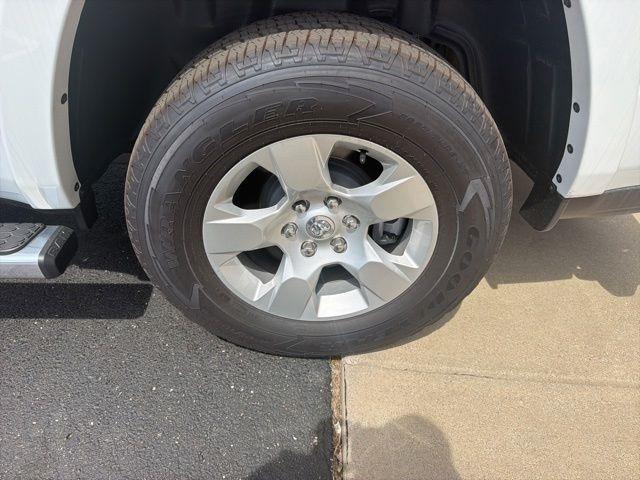 RAM 1500 Lone Star 4x4 Crew Cab 5'7" Box 2026