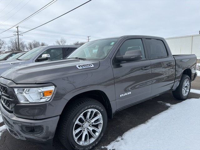 RAM 1500 Big Horn 4x4 Crew Cab 5'7" Box 2023