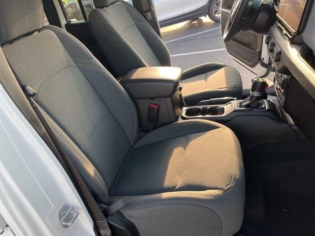 Jeep Wrangler Willys 4 Door 4x4 2024