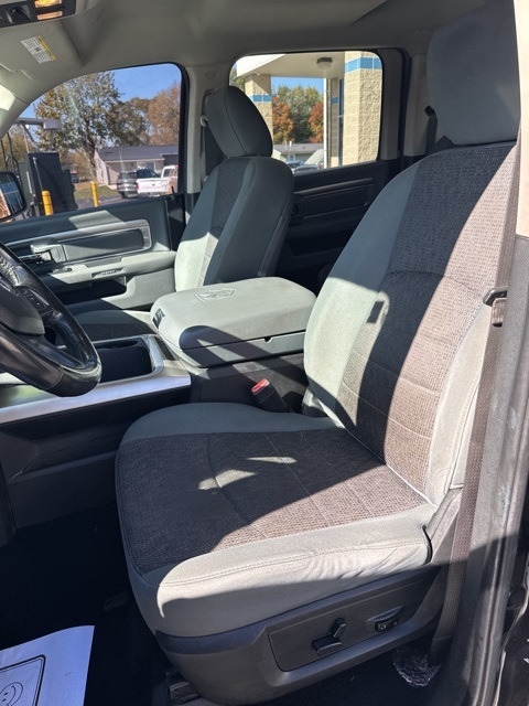 RAM 1500 Big Horn 4x4 Crew Cab 5'7" Box 2018 RAM 1500 Big Horn 4x4 Crew Cab 5'7" Box 2018