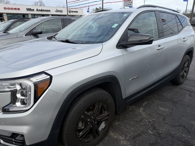 GMC Terrain AWD 4dr AT4 2022