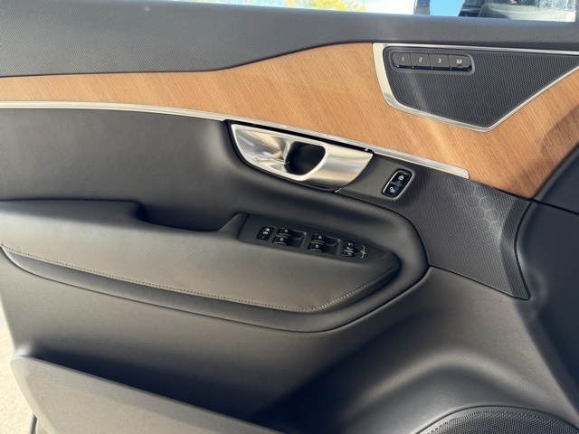 Volvo XC90 B6 AWD Plus Bright Theme 7P 2024