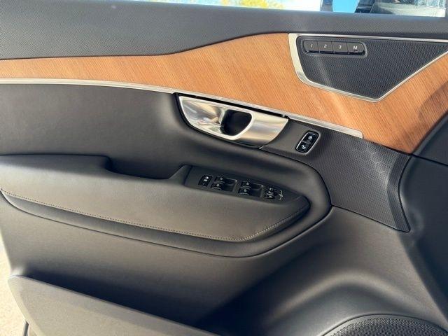 Volvo XC90 B6 AWD Plus Bright Theme 7P 2024