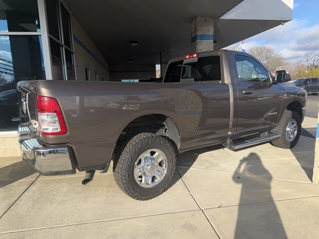 RAM 3500 Tradesman 4x4 Reg Cab 8' Box 2021