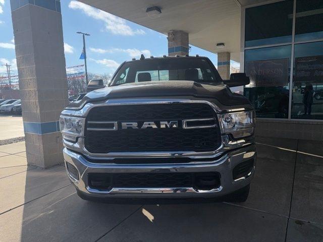 RAM 3500 Tradesman 4x4 Reg Cab 8' Box 2021