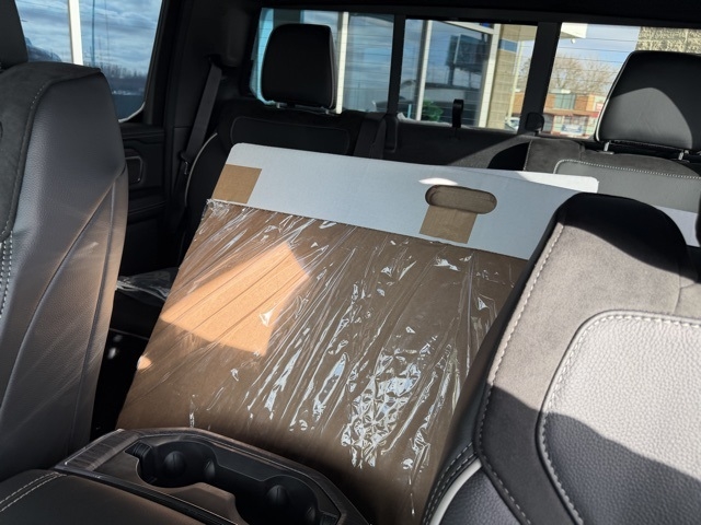 RAM 1500 Laramie 4x4 Crew Cab 5'7" Box 2026