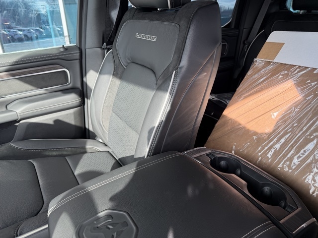 RAM 1500 Laramie 4x4 Crew Cab 5'7" Box 2026