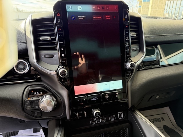 RAM 1500 Laramie 4x4 Crew Cab 5'7" Box 2026