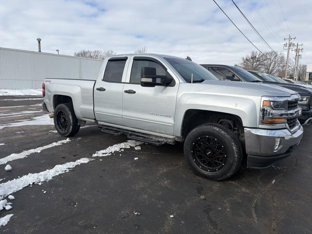 Chevrolet Silverado 1500 4WD Double Cab 143.5" LT w/1LT 2017