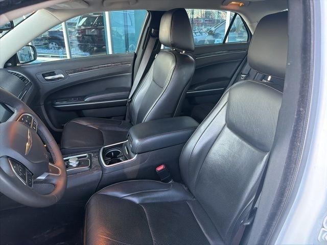 Chrysler 300 300 Touring L AWD 2023