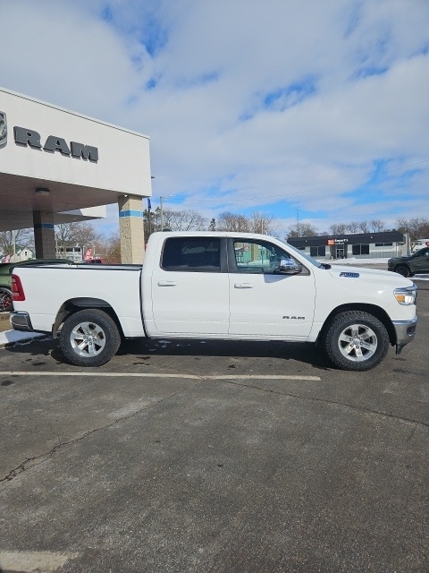 RAM 1500 Laramie 4x4 Crew Cab 5'7" Box 2024