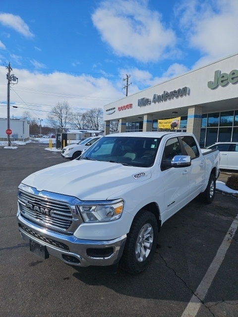 RAM 1500 Laramie 4x4 Crew Cab 5'7" Box 2024