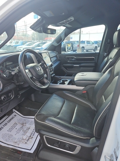 RAM 1500 Laramie 4x4 Crew Cab 5'7" Box 2024