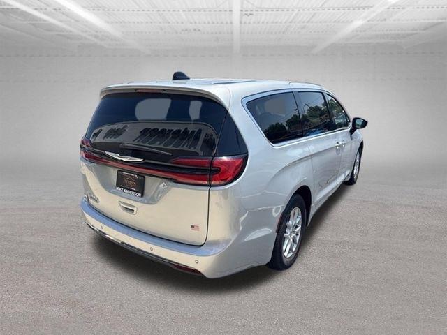Chrysler Pacifica Touring L FWD 2024