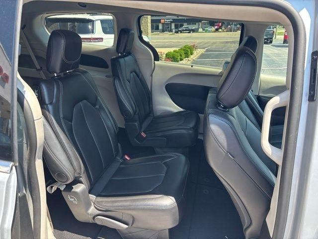 Chrysler Pacifica Touring L FWD 2024