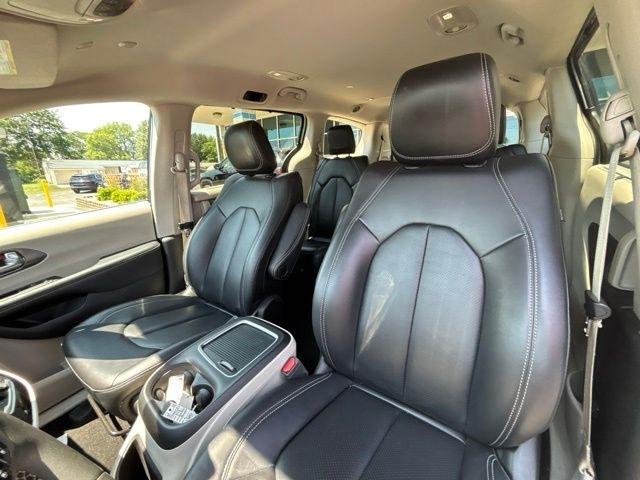 Chrysler Pacifica Touring L FWD 2024
