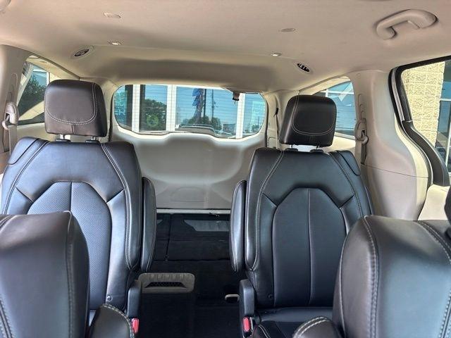 Chrysler Pacifica Touring L FWD 2024