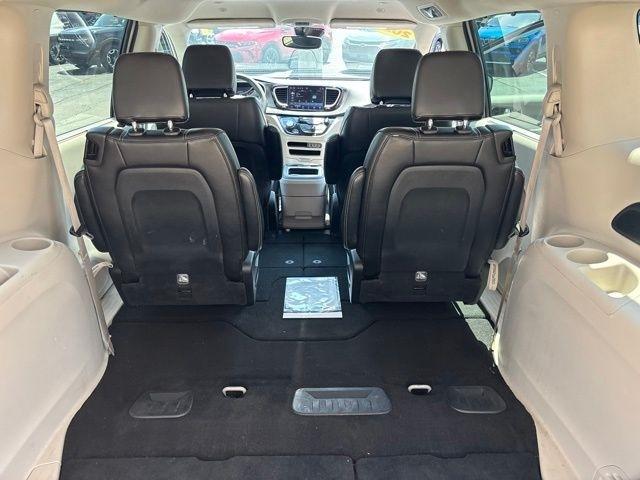 Chrysler Pacifica Touring L FWD 2024