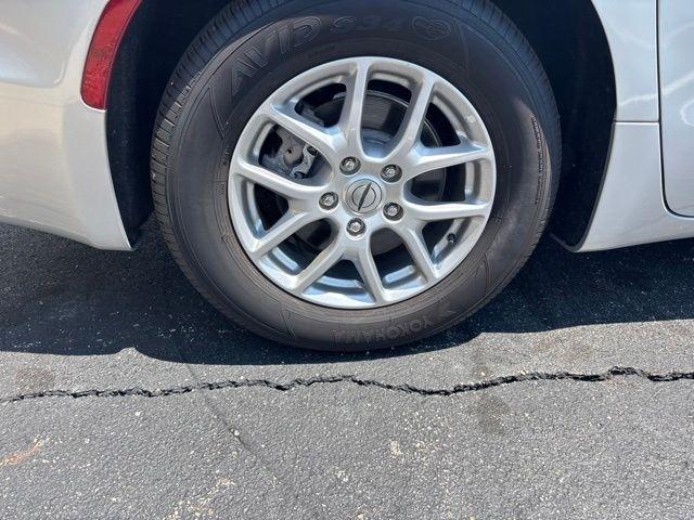 Chrysler Pacifica Touring L FWD 2024