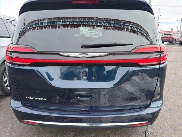 Chrysler Pacifica Touring L FWD 2024