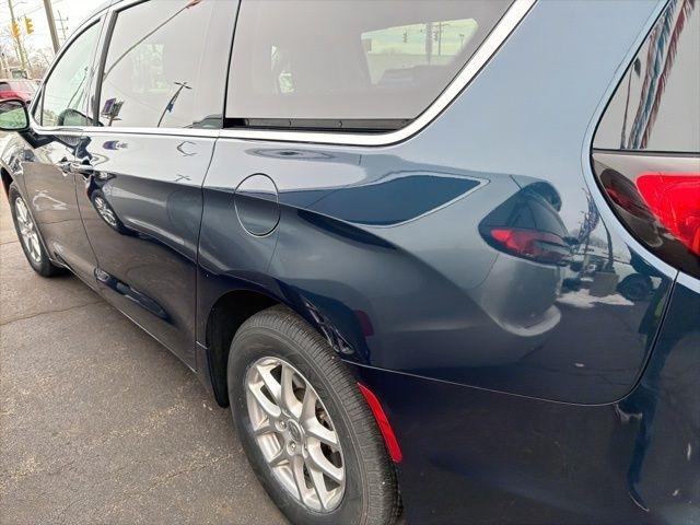 Chrysler Pacifica Touring L FWD 2024