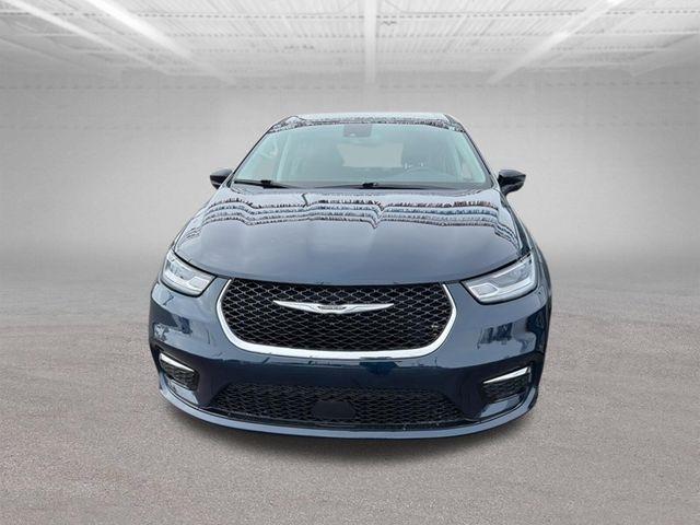 Chrysler Pacifica Touring L FWD 2024
