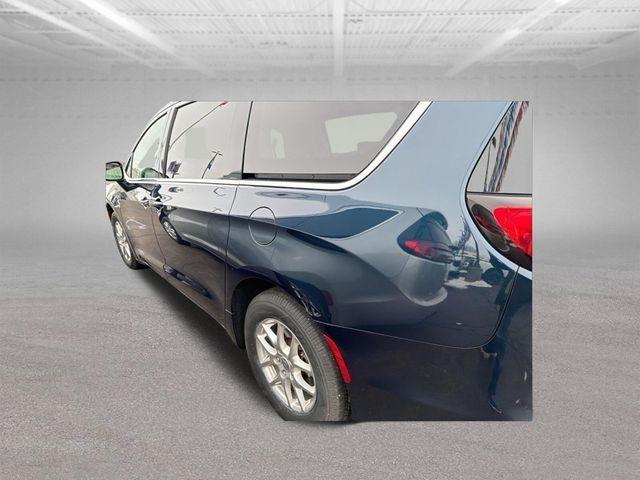 Chrysler Pacifica Touring L FWD 2024