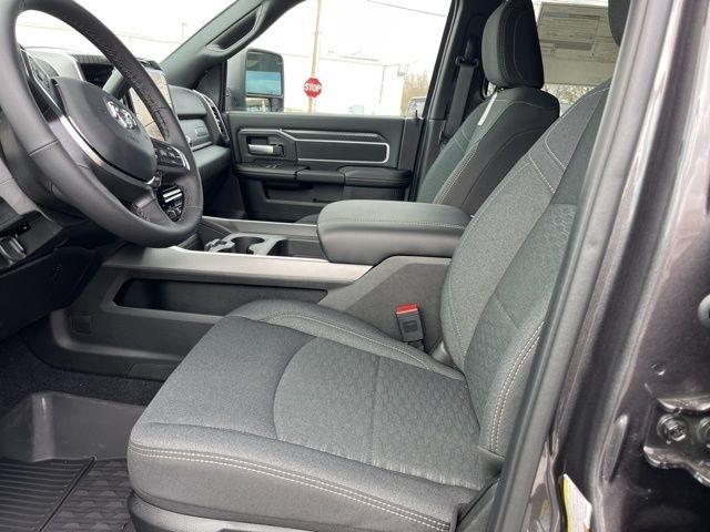 RAM 2500 Big Horn 4x4 Crew Cab 6'4" Box 2026