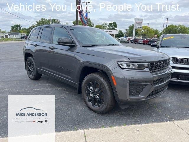 Jeep Grand Cherokee Laredo Altitude 4x4 2026