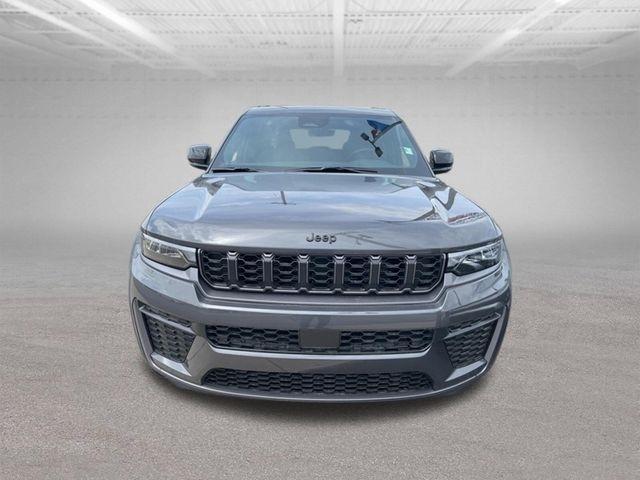 Jeep Grand Cherokee Laredo Altitude 4x4 2026