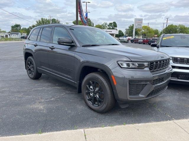 2026 Jeep Grand Cherokee Laredo Altitude 4x4
