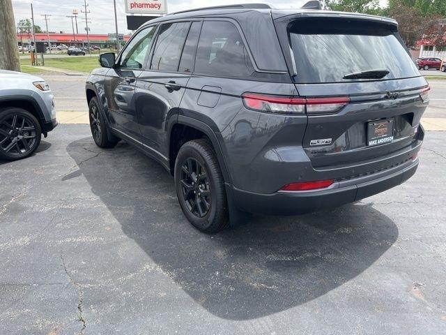 Jeep Grand Cherokee Laredo Altitude 4x4 2026